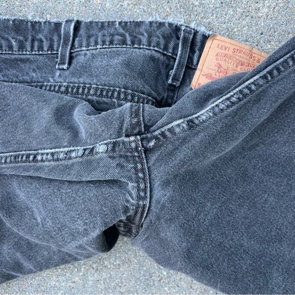 Vintage 90s Levi’s black 560 loose fit tapered leg jeans 40x30 - Picture 6 of 9